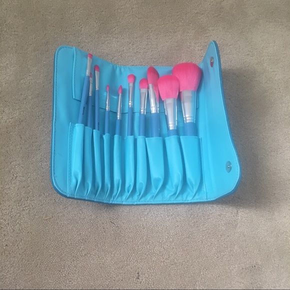 BRAND NEW MORPHE 680 BRUSH SET - Picture 3 of 5